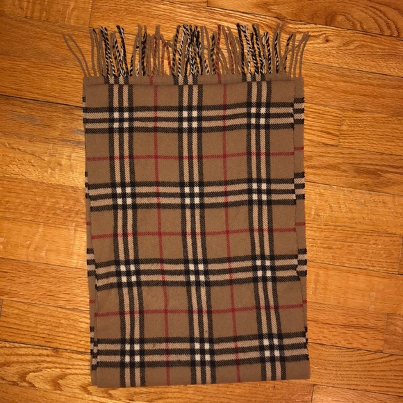 Burberry Scarf: Fake vs Real & How to Avoid Getting Scammed  Authentic Burberry Scarf